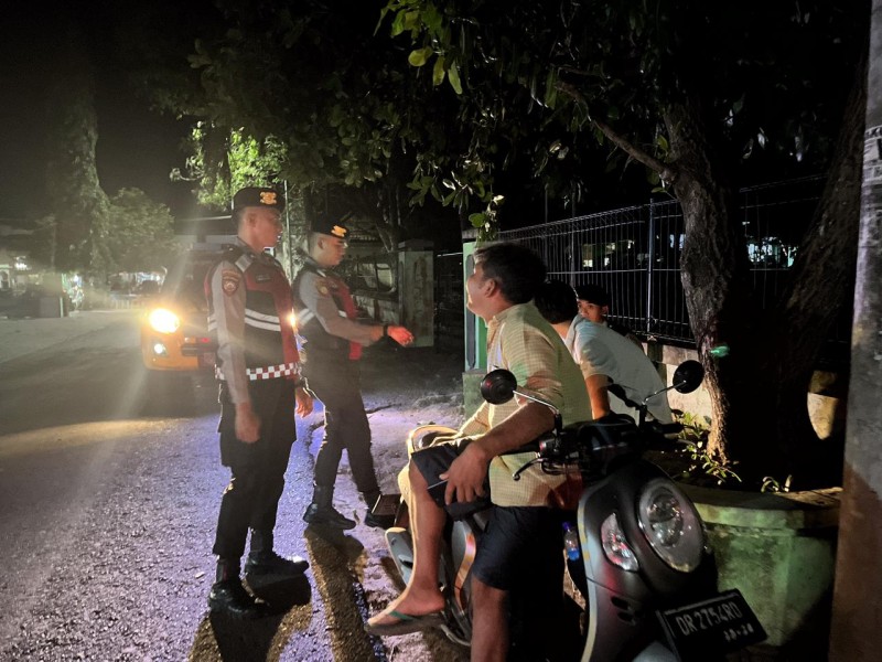 Foto Kegiatan Patroli Cooling System oleh Satuan Samapta Polres Lombok Utara pada Jumat Malam (30/8/2024) di Seputaran Jalan Utama KLU (Sumber Foto: Humas Polres Lombok Utara)